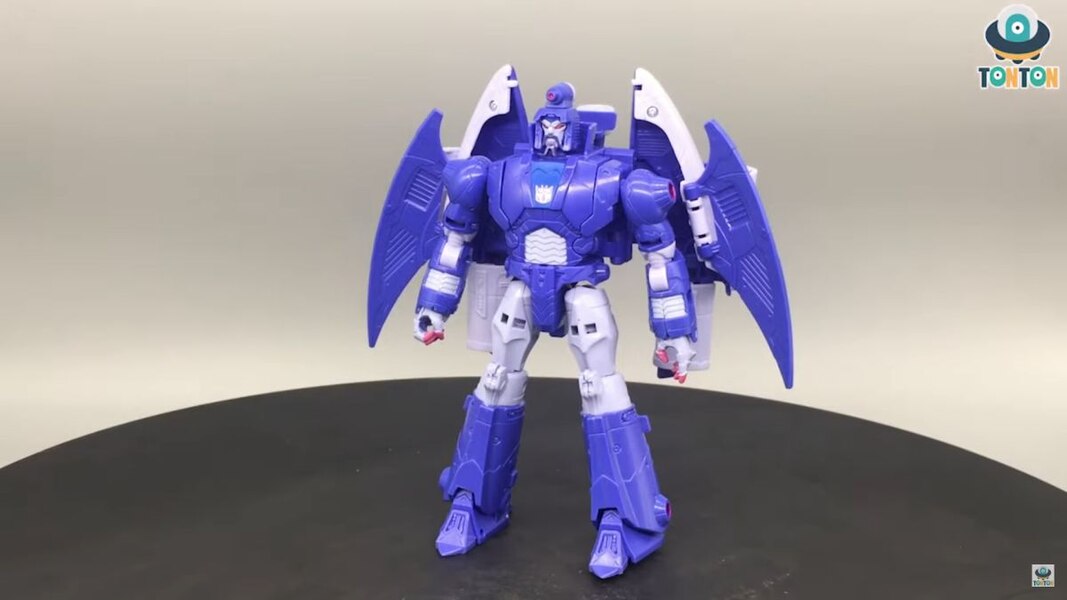 Transformer Studio Series 1986 Voyager Class Scourge  (13 of 25)